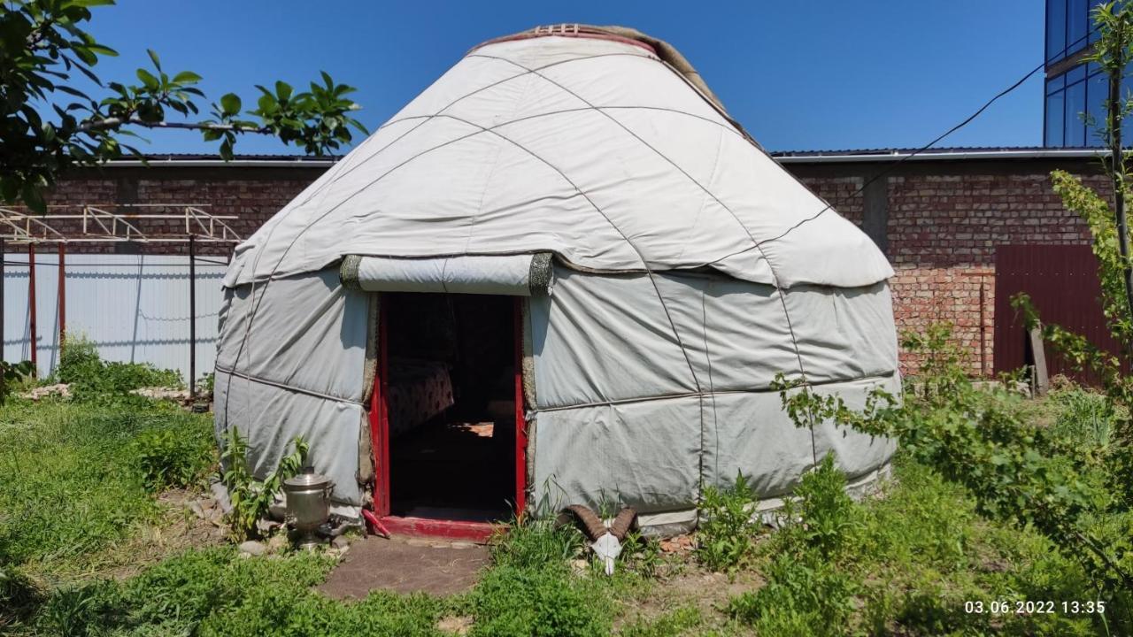 Karakol Yurt Lodge Екстер'єр фото